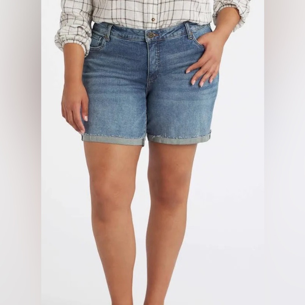 KUT from The Kloth Katy Cotton Boyfriend Shorts with rips